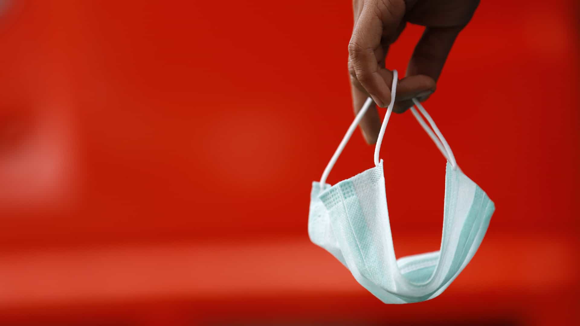 Ο κορωνοϊός «χτύπησε» την τηλεόραση: Τι αλλάζει σε live εκπομπές, αθλητικές μεταδόσεις και Eurovision