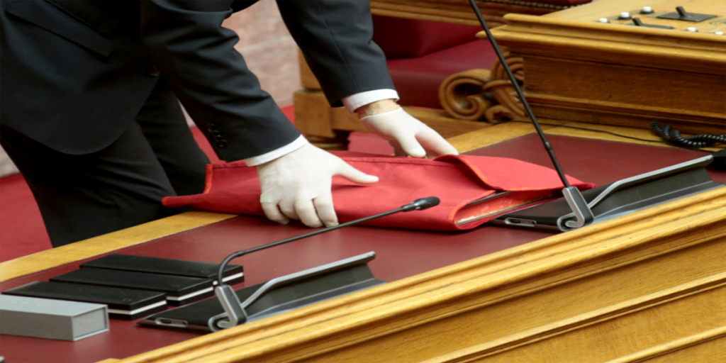 Ορκωμοσία Α.Σακελλαροπούλου στη «σκιά» της πανδημίας: Γάντια και άφθονο αντισηπτικό… (φωτο)