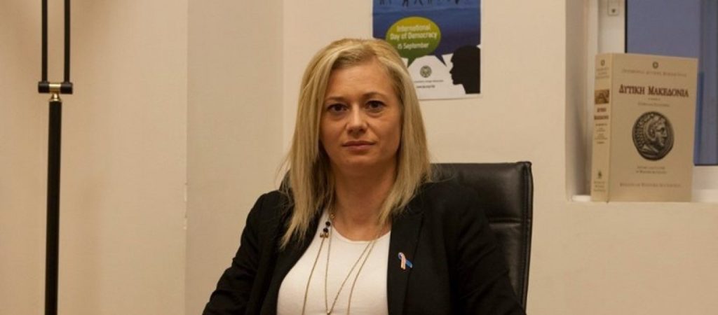 Θεωρία συνωμοσίας πίσω από το κλείσιμο των σχολείων βλέπει η Ραχήλ Μακρή (φώτο)