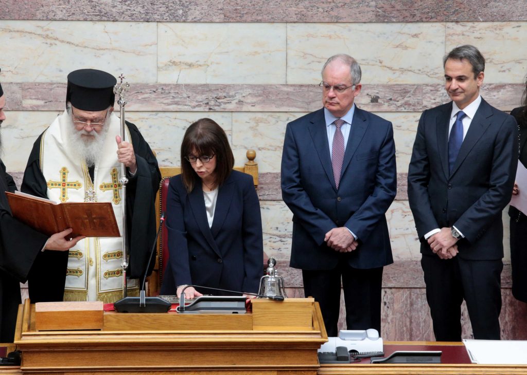 Ορκωμοσία Α. Σακελλαροπούλου: Όσα έγιναν… πίσω από τις κάμερες – «Η αισιοδοξία είναι γένους θηλυκού» (βίντεο)