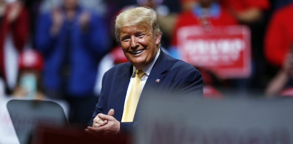 Κορωνοϊός: Επαφή και με δεύτερο κρούσμα ο Ντ.Τραμπ – Αρνείται να κάνει το τεστ