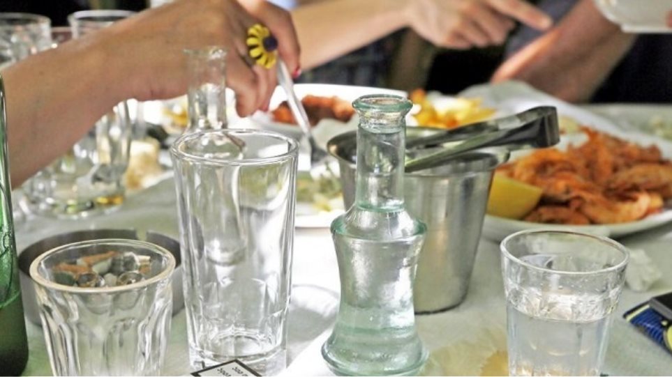 Κορωνοϊός: Τρεις συλλήψεις σε Λάρισα και Ήπειρο για ανοιχτά μαγαζιά