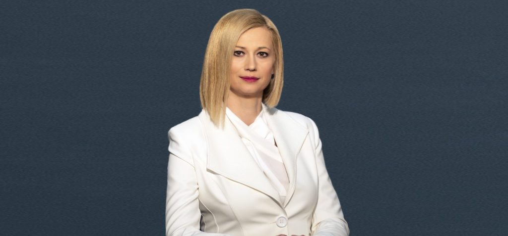 Ρ.Μακρή κατά Ν.Κεραμέως: «Η υπάλληλος του Ροκφέλερ έκλεισε τα σχολεία – Να πας μόνη σου το Πάσχα να κάνεις μάθημα»