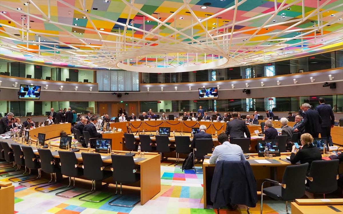 Μέσω… βιντεοκλήσης λόγω κορωνοϊού θα συνεδριάσει αύριο το Eurogroup