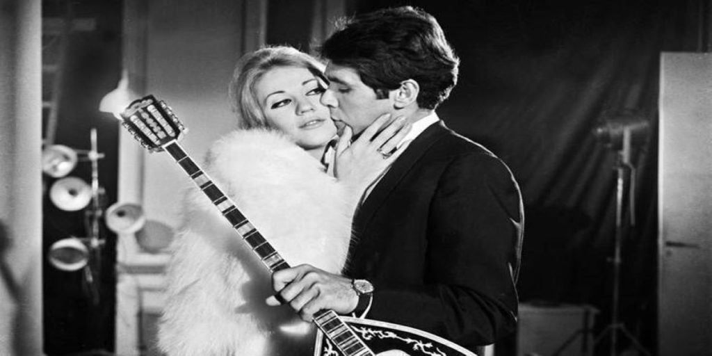 Το «Crazy girl» συνδέθηκε με τη Ζωή Λάσκαρη – Ποια όμως το ερμήνευσε στην πραγματικότητα (φώτο)