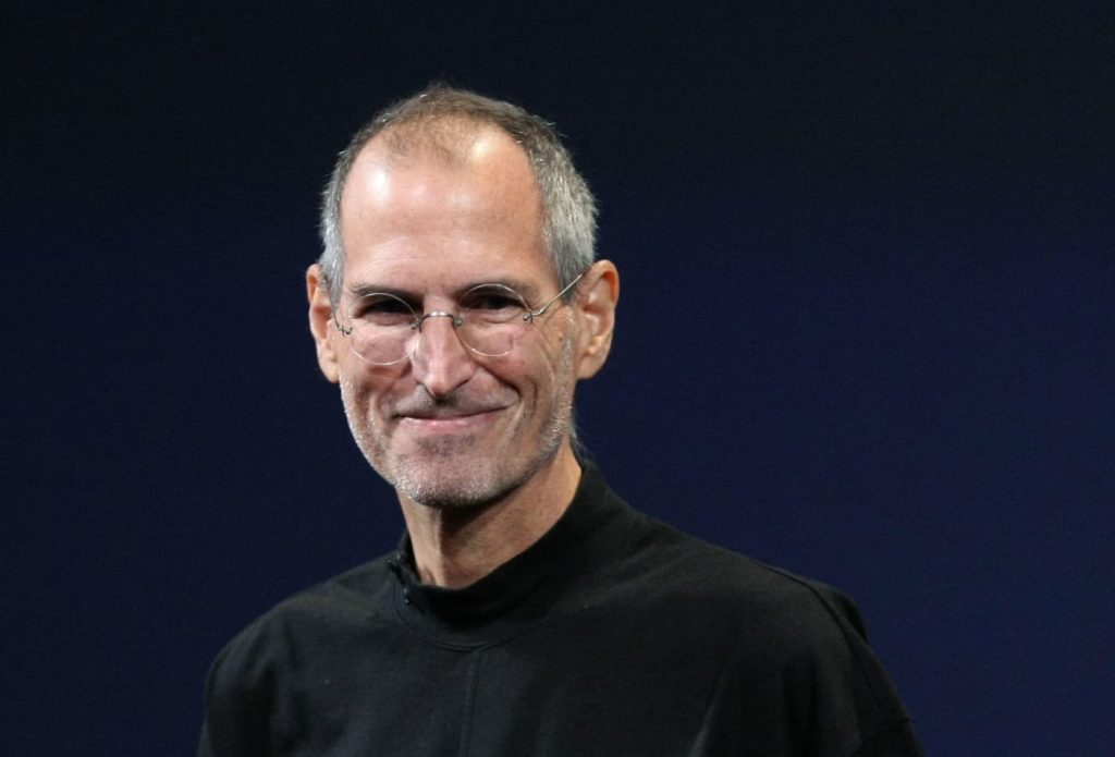 Η ιδιοφυΐα του Steve Jobs – Πως με μια απλή ερώτηση εκτόξευσε την αξία της Apple (βίντεο)