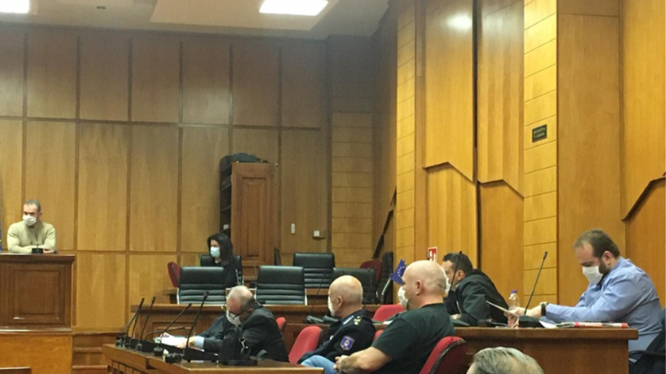 Κορωνοϊός: Έκτακτη σύσκεψη στην Περιφέρεια Κοζάνης με… μάσκες