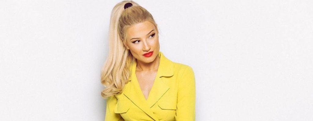 Φαίη Σκορδά: Followers ζητούν την παρέμβαση Εισαγγελέα για αμέλεια και διασπορά του κορωνοϊού