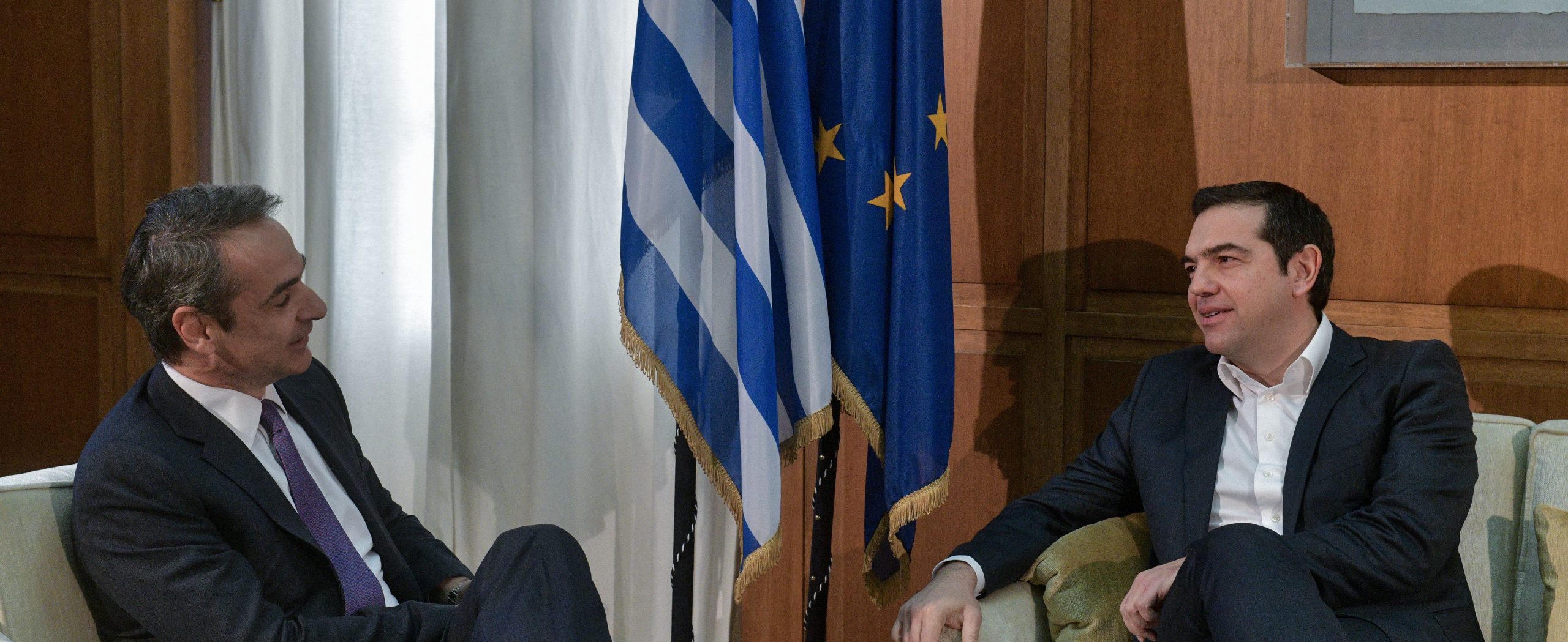 Τη Δευτέρα στις 18.00 η Συνάντηση Κ.Μητσοτάκη – Α.Τσίπρα με θέμα τον κορωνοϊό (upd)