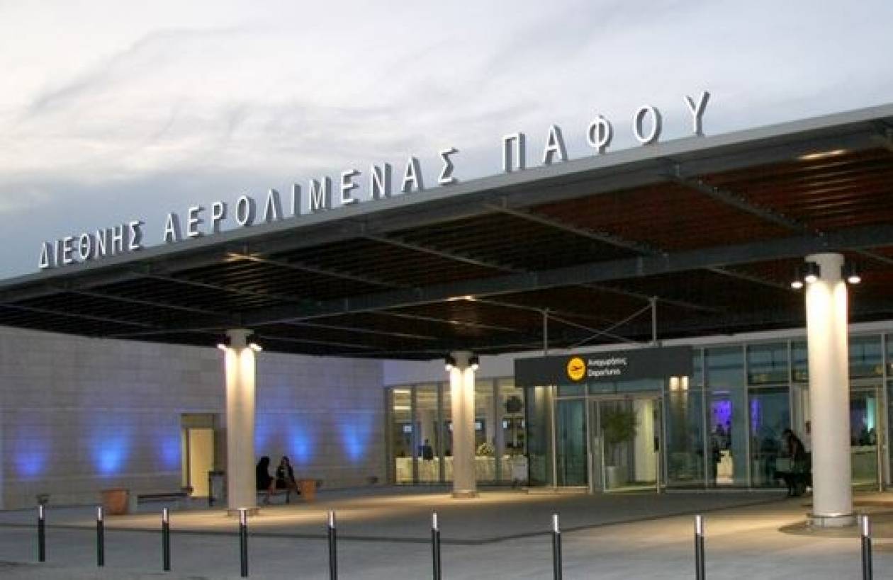 Κορωνοϊός: Ένταση σε αεροδρόμια της Κύπρου – Δεν επέτρεψαν σε Κύπριου φοιτητές να κατεβούν από αεροπλάνο