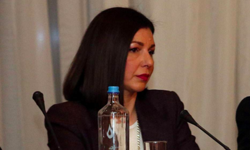 Δεν επιβεβαιώνει η κυβέρνηση τα περί ολικής απαγόρευσης μετακινήσεων