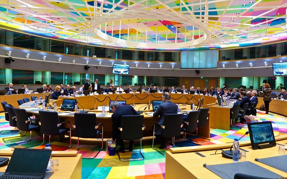 Στο Eurogroup τα νέα μέτρα για τον κορωνοϊό – Τι θα ζητήσει η Ελλάδα