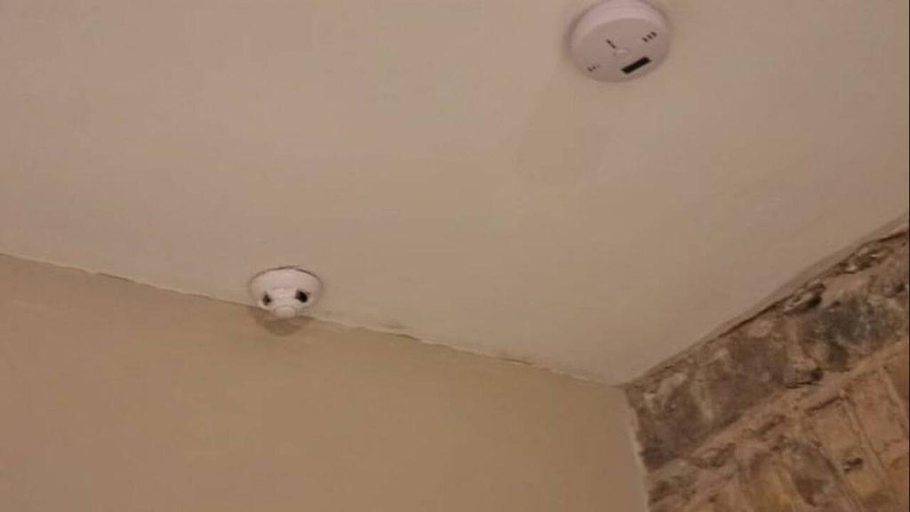 Έτσι θα καταλάβετε αν υπάρχουν κρυφές κάμερες στα ξενοδοχεία που μένετε