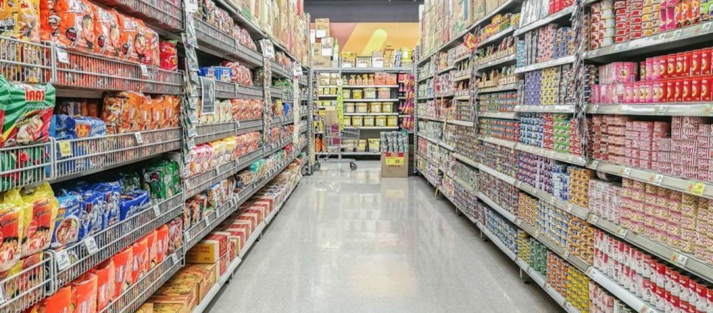 Ο κορωνοϊός εκτόξευσε το χονδρεμπόριο – Αυτά είναι τα προϊόντα που ξεπουλάνε