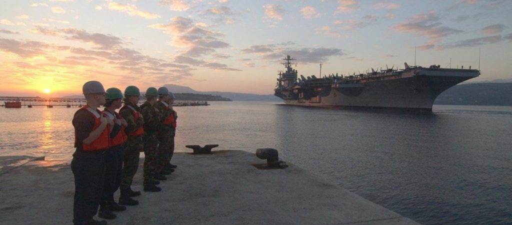 Χανιά: Δεν βγαίνουν στην στεριά τα πληρώματα του αμερικανικού Ναυτικού λόγω κορωνοϊού