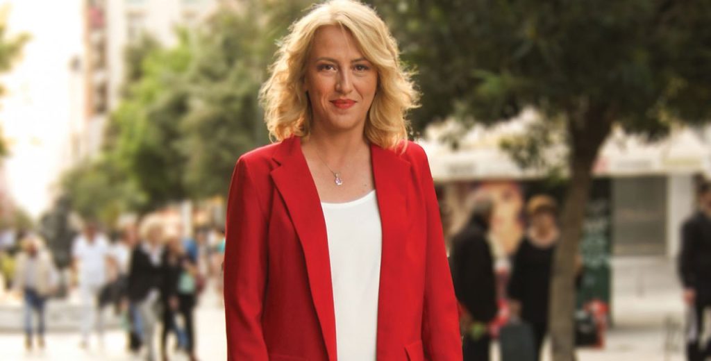 Το tweet της Ρένας Δούρου που… «άναψε φωτιές» – «Μετά το cocooning θα τα πούμε»