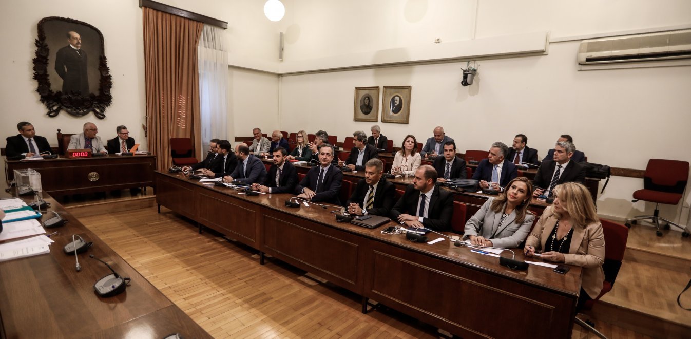Προανακριτική: Στη Βουλή διαβιβάστηκε η μήνυση του Σ.Μιωνή κατά του Δ.Παπαγγελόπουλου