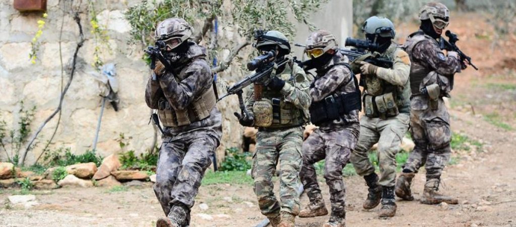 Βίντεο: Τούρκοι στρατοχωροφύλακες παραλίγο να… βυθιστούν μόνοι τους στον Έβρο!