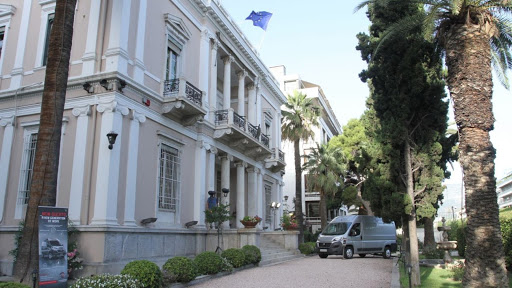 Μήνυμα στήριξης από την ιταλική πρεσβεία στην Ελλάδα για τον κορωνοϊό: «Forza Ελλάδα!» (φωτο)