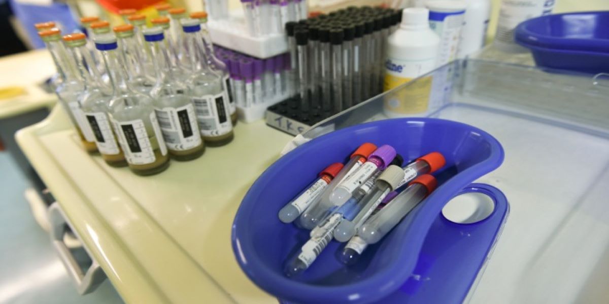 Σε ρυθμούς «σπριντ» ο πλανήτης για την παραγωγή εμβολίου και φαρμάκων κατά του κορωνοϊού