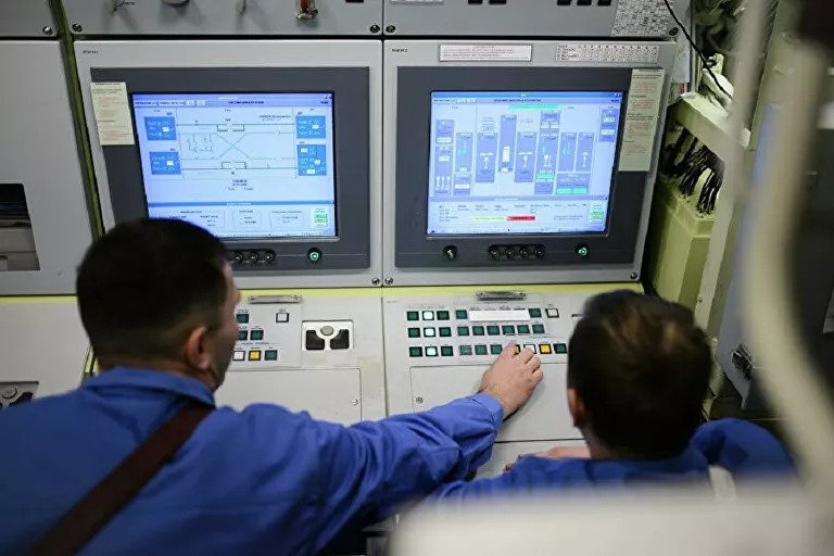 Ρωσικό υποβρύχιο της κλάσης Yasen εκτοξεύει βλήματα Kalibr ενώ είναι σε κατάδυση