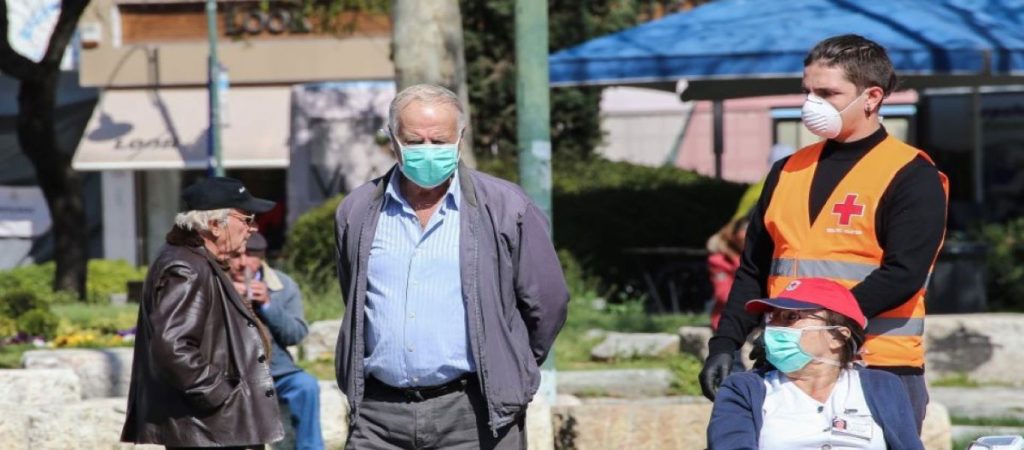 Κορωνοϊός : Σε ανοικτούς χώρους και με γάντια οι πληρωμές των συντάξεων