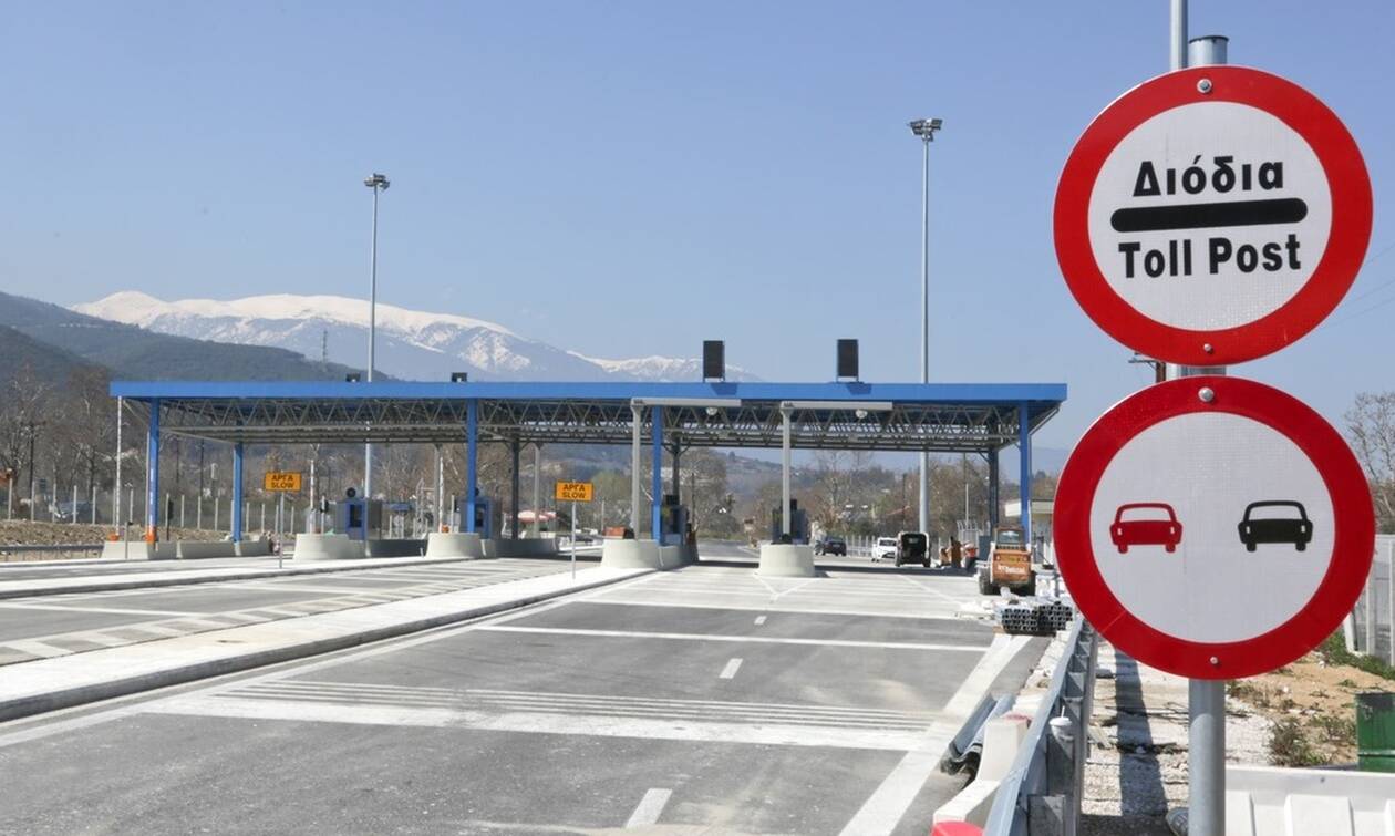 «Fake» εικόνα η δήθεν μαζική έξοδος από Αθήνα και Θεσσαλονίκη – Τι λένε τα στοιχεία (upd)