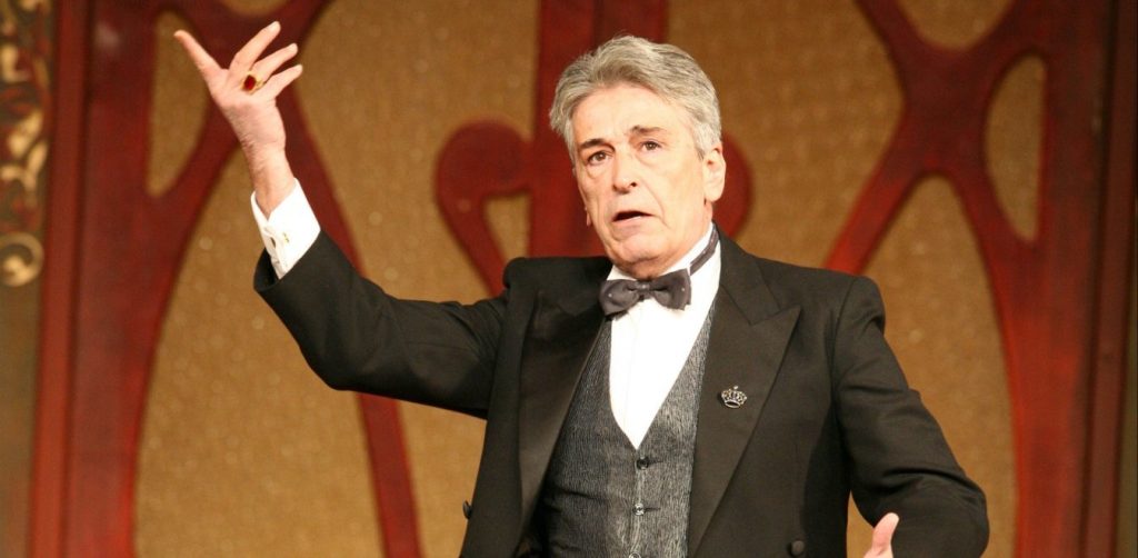 Κ. Κατσούλης: Το «αντίο» του στον δάσκαλό του Π. Χατζηκουτσέλη (φώτο)