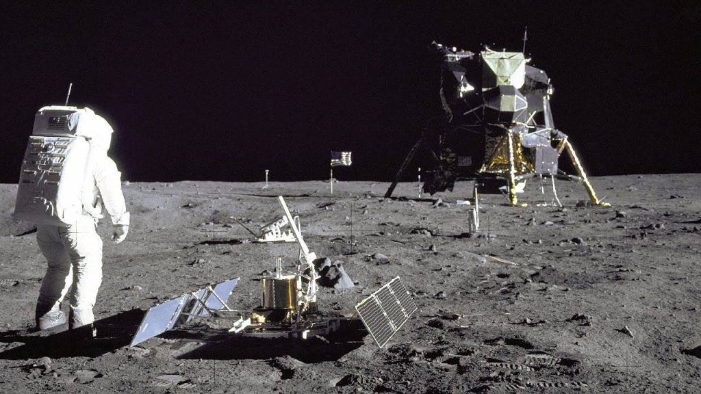 Ρώτησαν αστροναύτη του Apollo 11 πως θα προστατευτεί από τον κορωνοϊό – Η απάντησή του (φώτο – βίντεο)