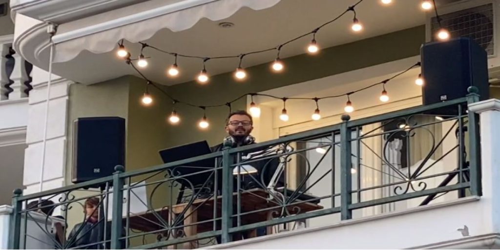 Πιερία: Διοργανώνονται πάρτι στα μπαλκόνια για ασφαλή και…. υγιεινή διασκέδαση (βίντεο)