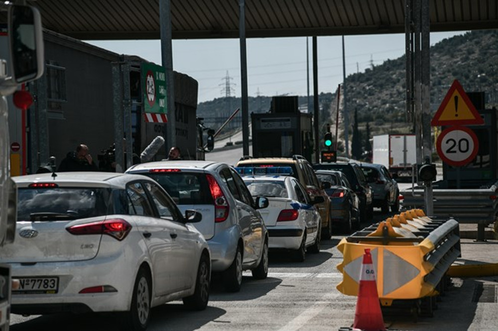 Οι πολίτες συνεχίζουν να εγκαταλείπουν τις μεγάλες πόλεις