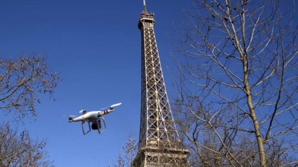 Η γαλλική αστυνομία επιστρατεύει drones για τον έλεγχο της κυκλοφορίας του κόσμου
