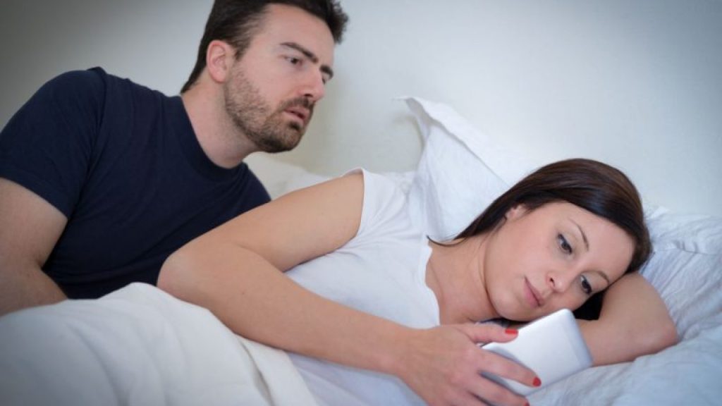 Μετά από πόσα χρόνια γάμου απατούν οι γυναίκες; – Έρευνα απαντά