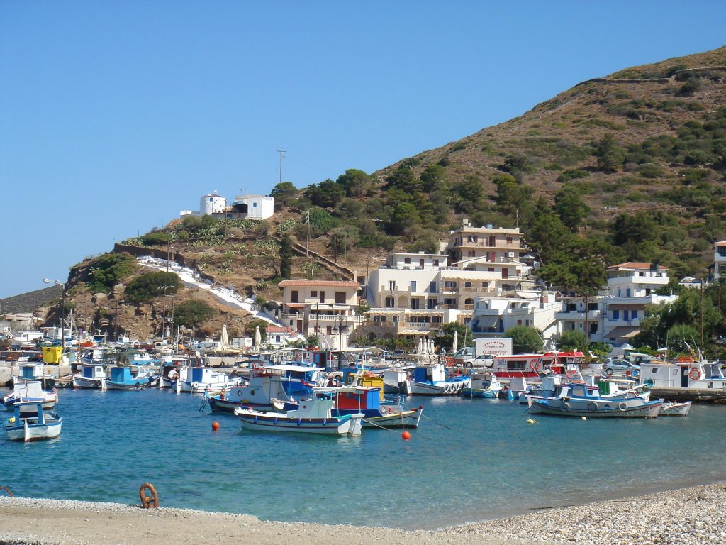 Τι θα γίνει με τους εκπαιδευτικούς που παραμένουν στα νησιά – Τι συζητά η κυβέρνηση