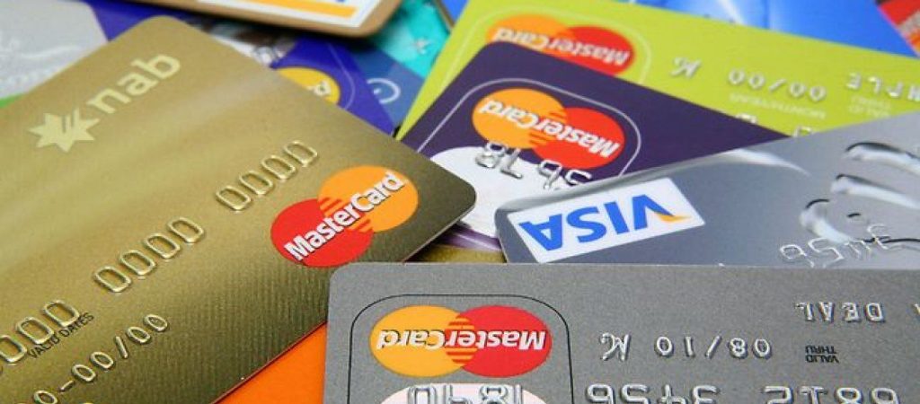 Σχεδιάζεται αύξηση του ορίου ανέπαφων συναλλαγών με κάρτες