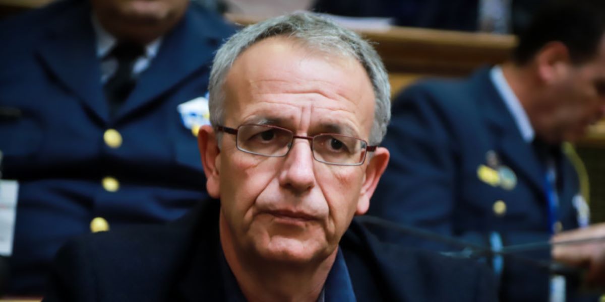 Περίεργη προειδοποίηση τ. ΑΝΥΕΘΑ Π.Ρήγα σε κυβέρνηση: «Μην τολμήσετε να βγάλετε τον Στρατό στους δρόμους»!