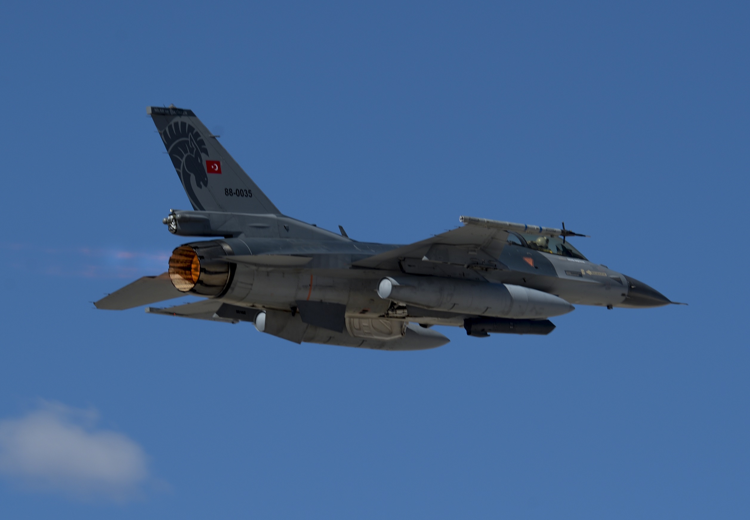Τουρκικό F-16 έφτασε μέχρι την Καβάλα πετώντας πάνω από εθνικό έδαφος!