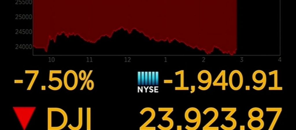 ΗΠΑ: Πολιτικοί και δισεκατομμυριούχοι «πρόλαβαν» την κατάρρευση του χρηματιστηρίου