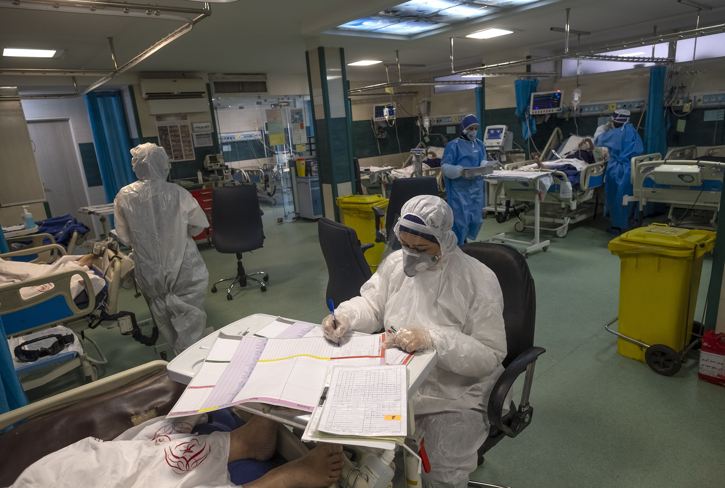 Ιράν: Γυναίκα γιατρός νόσησε από τον κορωνοϊό αλλά συνέχισε να φροντίζει ασθενείς μέχρι τον θάνατό της (φώτο)