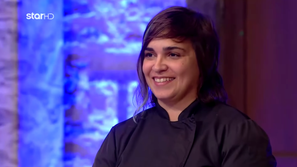 Γκάφα ολκής στο «MasterChef» – Παίκτρια έφαγε το πιάτο της πριν πάει στους κριτές (βίντεο)