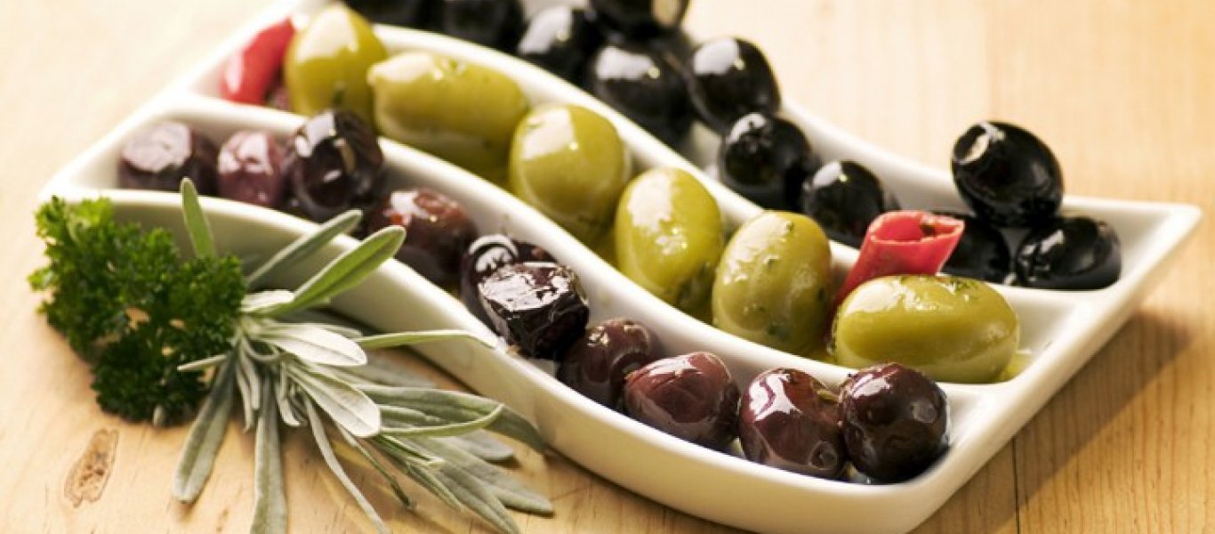 Πράσινες vs μαύρες ελιές: Αυτές είναι όλες τους οι διατροφικές διαφορές