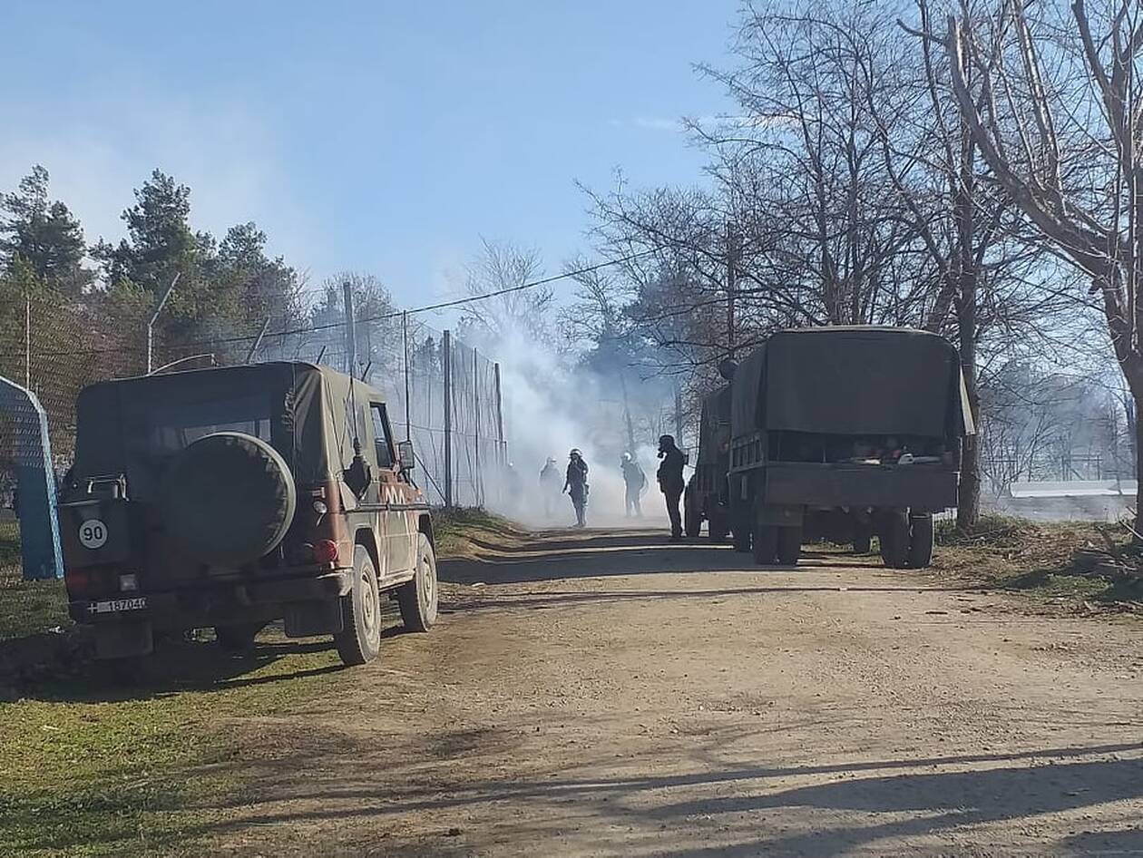 Έβρος: Άφθονο γέλιο από Έλληνες αστυνομικούς για Τούρκους γιατί έμειναν σε 5 πόντους λάσπη