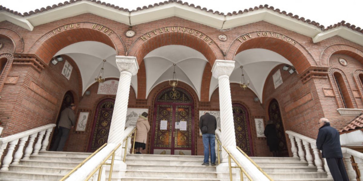 Η Εκκλησία της Ελλάδας ζητά λειτουργίες «κεκλεισμένων των θυρών»