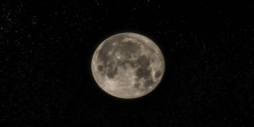 Η σελήνη μεταμορφώθηκε σε… Κρόνο – Μαγευτική φωτογραφία