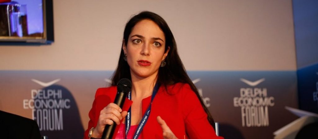 Δόμνα Μιχαηλίδου: «Πιθανή η διεύρυνση των δικαιούχων για το επίδομα των 800 ευρώ» (βίντεο)