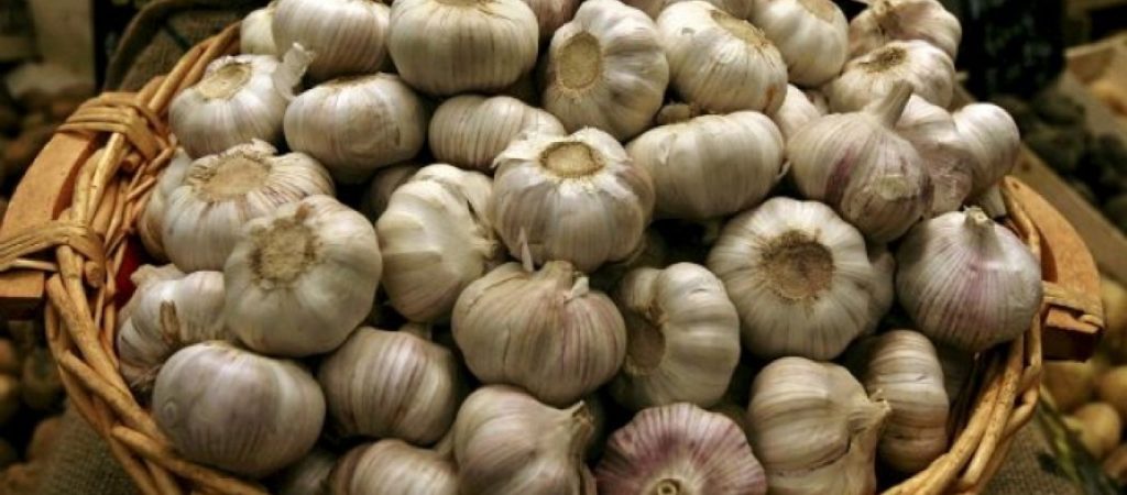 Τα «καλά» του κορωνοϊού: Ξεπούλησαν τα ελληνικά σκόρδα!