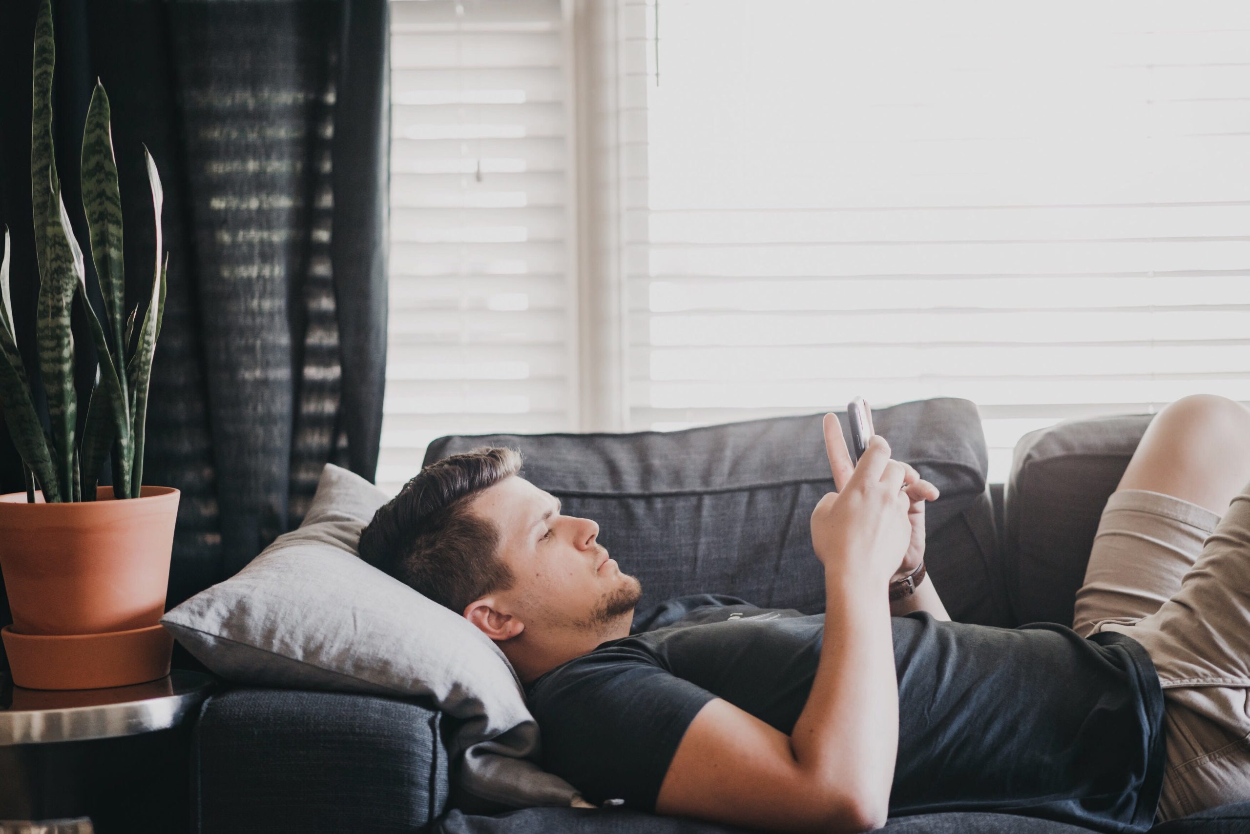 Καραντίνα και ζώδια: Ποια είναι η «θεραπεία» για να μην βαρεθείτε στο σπίτι;