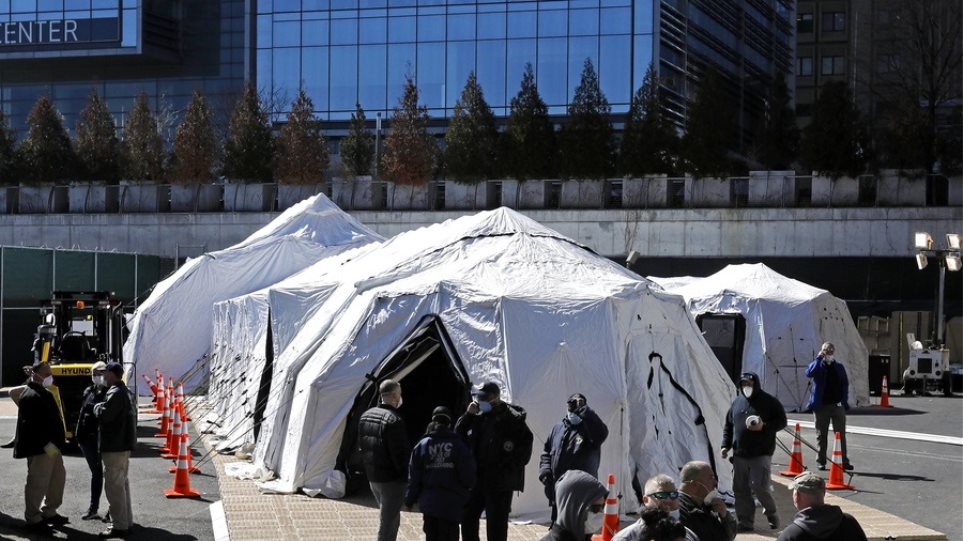 ΗΠΑ: Αυξάνονται οι θάνατοι – Πέθαναν 453 σε μια ημέρα λόγω κορωνοϊού