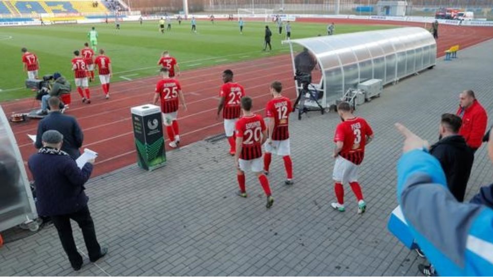 Λευκορωσία: «Όχι στην ψύχωση του κορωνοϊού – Αρκεί η βότκα, η σάουνα και η σκληρή δουλειά με το τρακτέρ στα χωράφια»