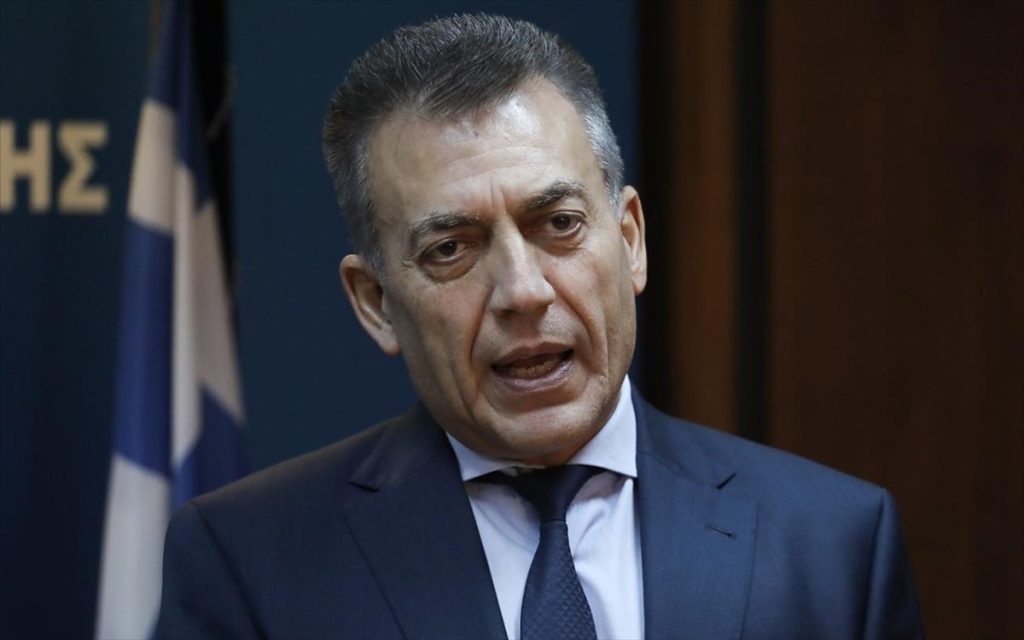 Γ.Βρούτσης: «Ψέμα η μείωση μισθού κατά 50% – Απαγορεύεται η απόλυση 45 ημέρες μετά την αναστολή εργασίας»